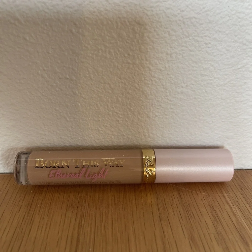 Too Faced Born This Way Ethereal Light Illuminating Smoothing Concealer Pecan
